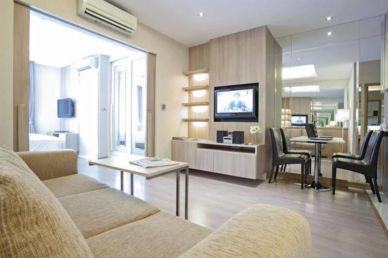 V Residence Serviced Apartment Bangkok Exteriör bild