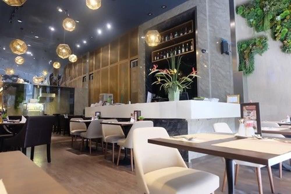V Residence Serviced Apartment Bangkok Exteriör bild